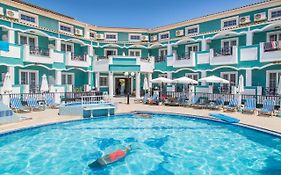 George And Dawn Hotel 2*